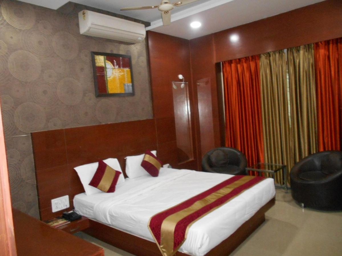 Hotel Shri Khedapati International Dewas Extérieur photo