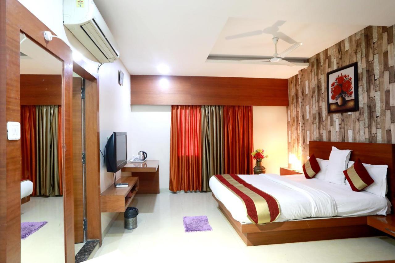 Hotel Shri Khedapati International Dewas Extérieur photo