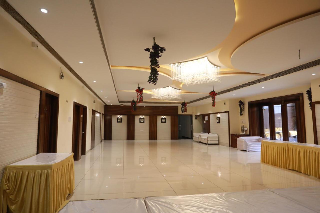 Hotel Shri Khedapati International Dewas Extérieur photo