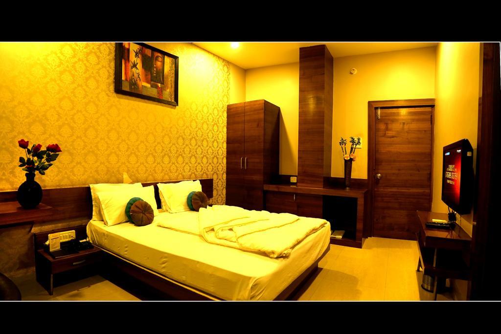 Hotel Shri Khedapati International Dewas Extérieur photo