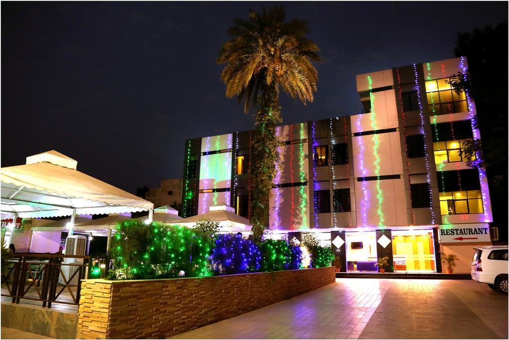 Hotel Shri Khedapati International Dewas Extérieur photo