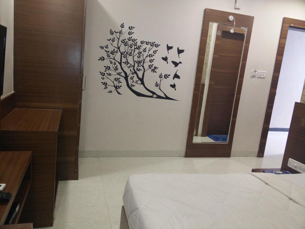 Hotel Shri Khedapati International Dewas Extérieur photo