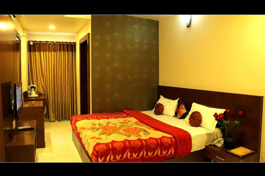 Hotel Shri Khedapati International Dewas Extérieur photo