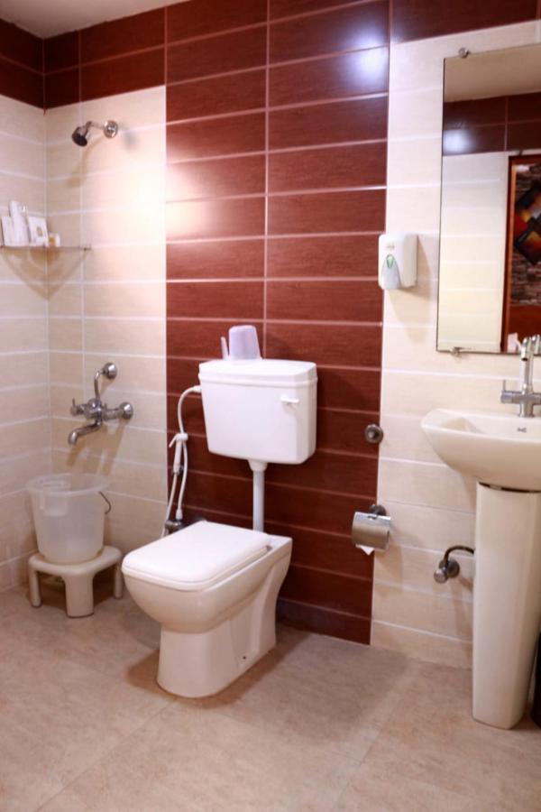 Hotel Shri Khedapati International Dewas Extérieur photo